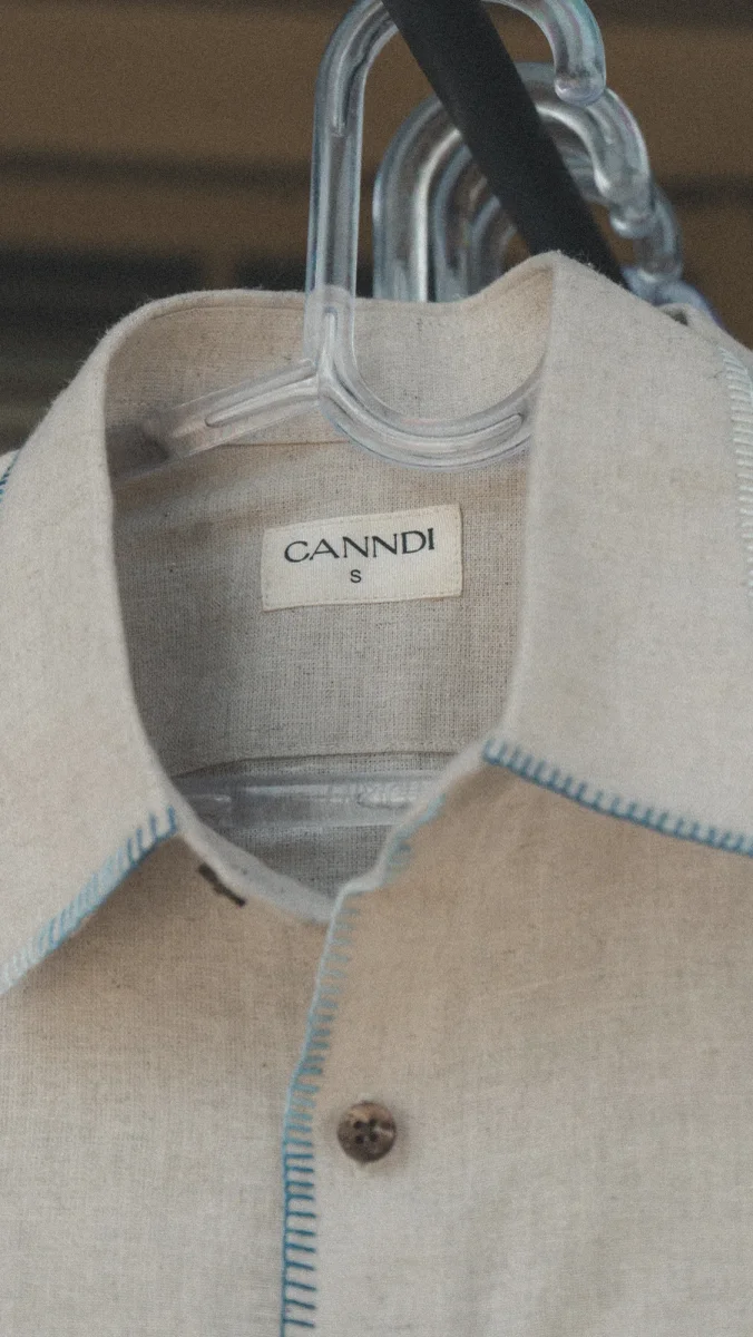 Canndi collar label detail, sewn